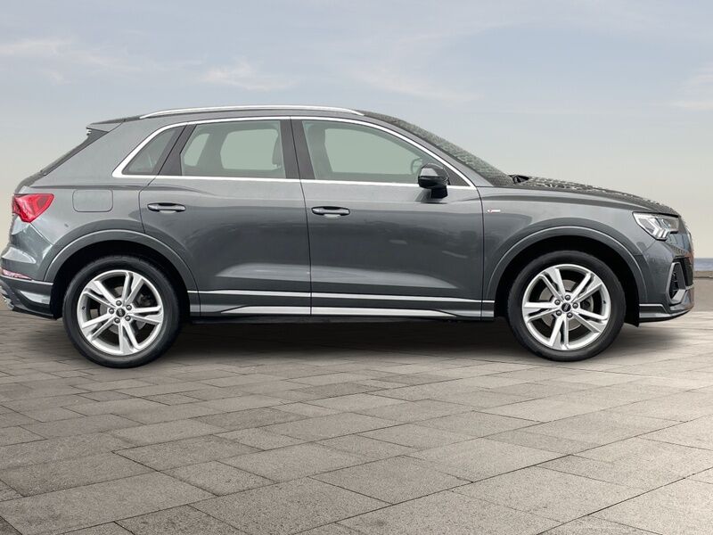 More views of Audi Q3