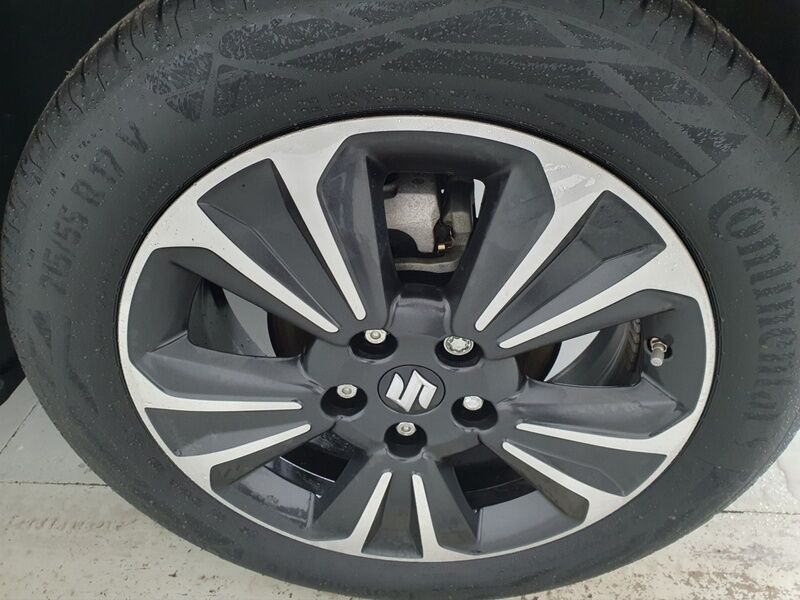 More views of Suzuki Vitara