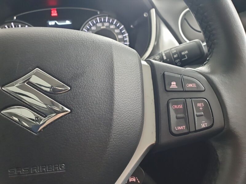 More views of Suzuki Vitara