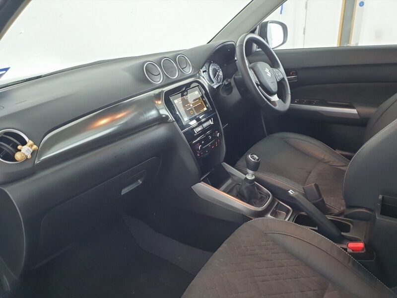 More views of Suzuki Vitara