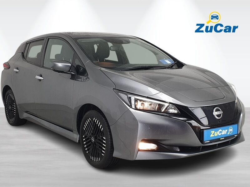 More views of Nissan Leaf