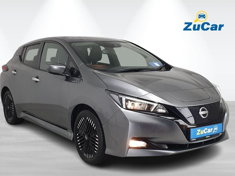 More views of Nissan Leaf