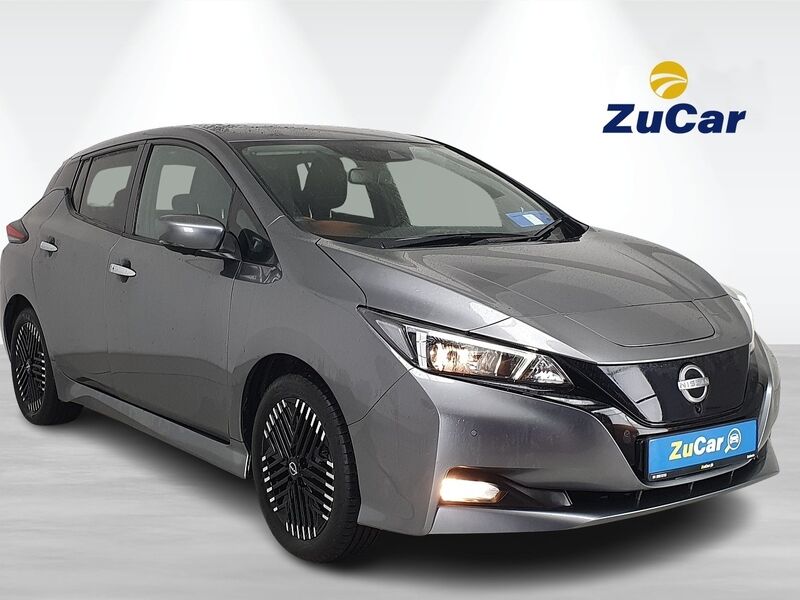 More views of Nissan Leaf