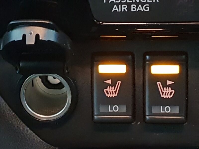 More views of Nissan Leaf