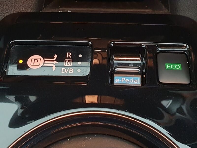 More views of Nissan Leaf