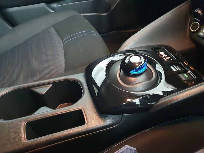 More views of Nissan Leaf