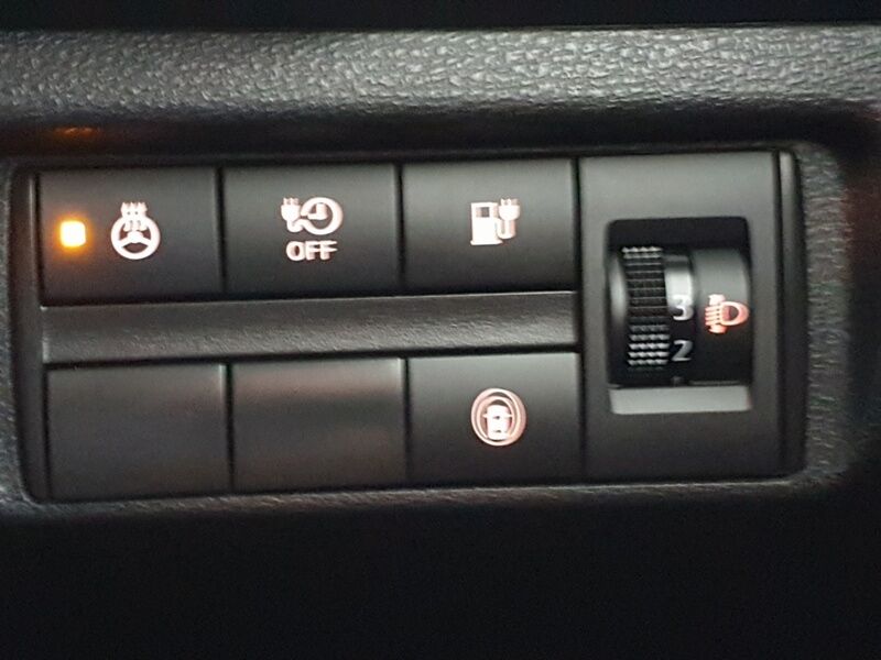 More views of Nissan Leaf