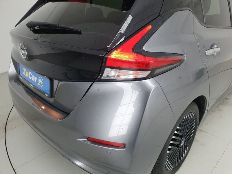 More views of Nissan Leaf