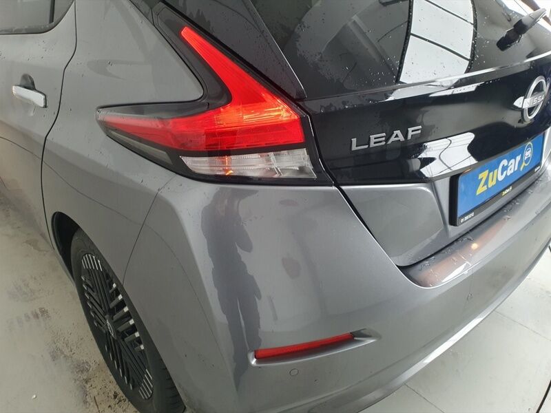 More views of Nissan Leaf
