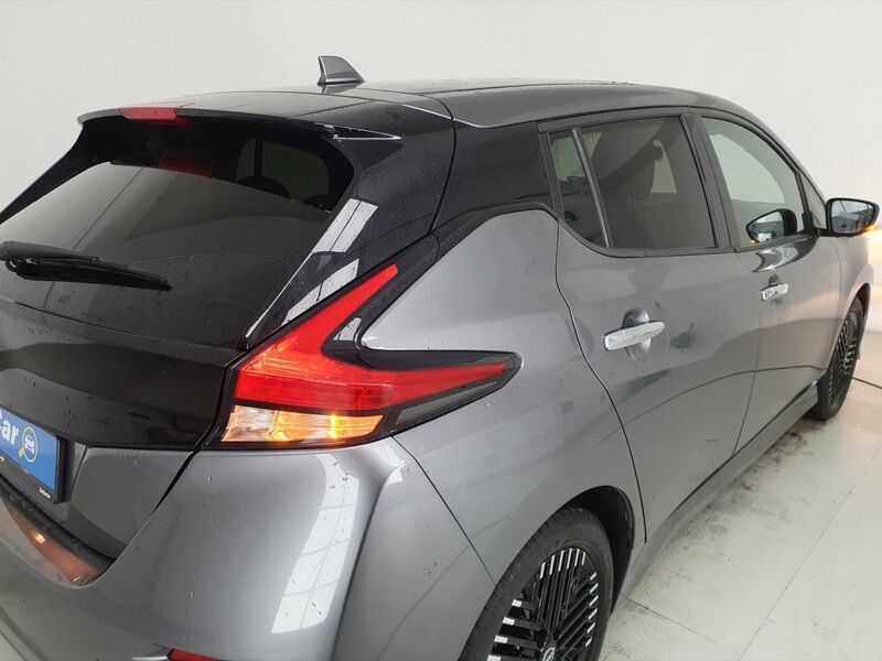 More views of Nissan Leaf