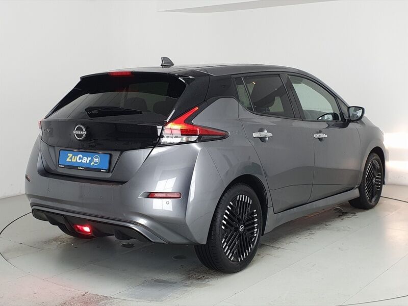 More views of Nissan Leaf