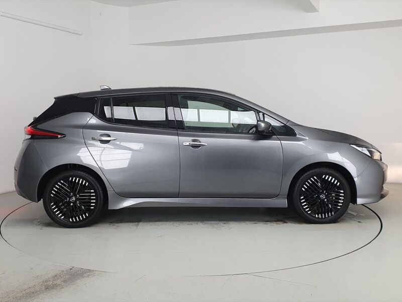 More views of Nissan Leaf