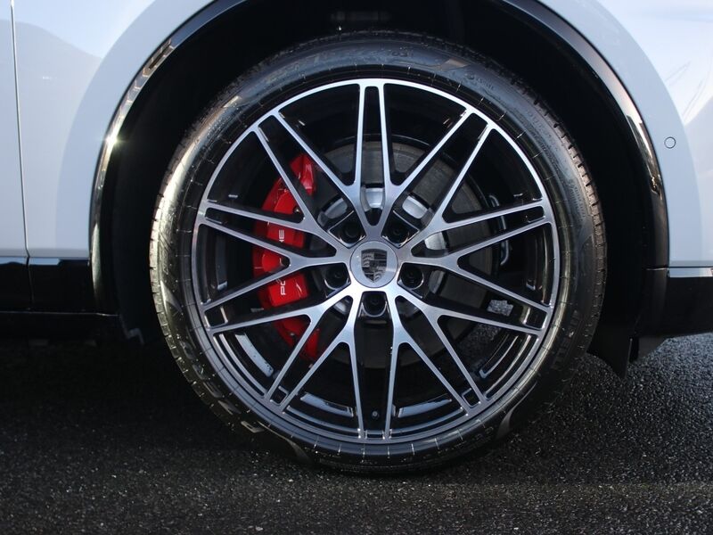 More views of Porsche Macan