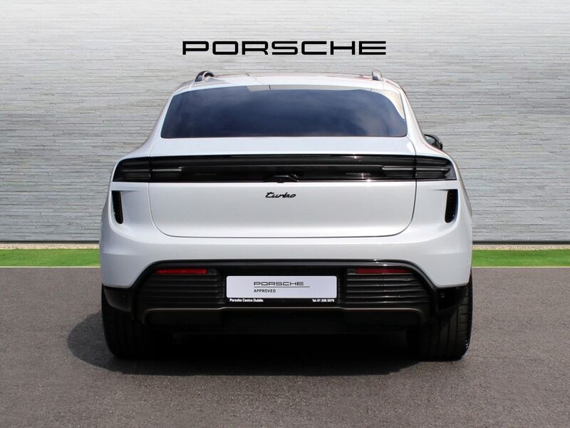 More views of Porsche Macan