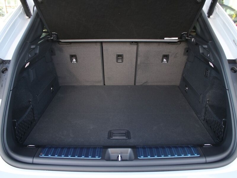 More views of Porsche Macan