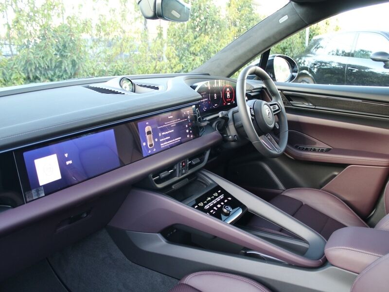 More views of Porsche Macan