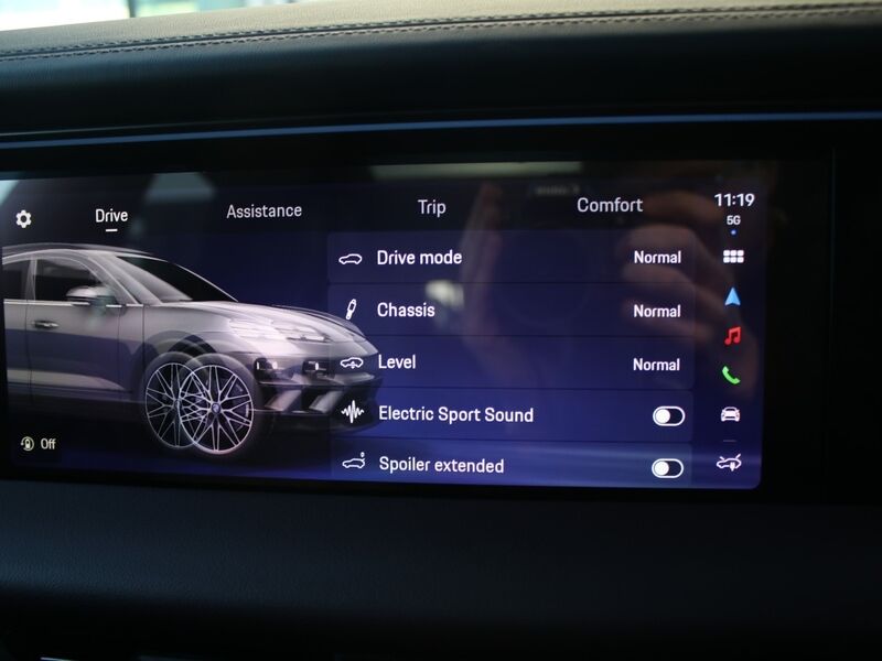 More views of Porsche Macan