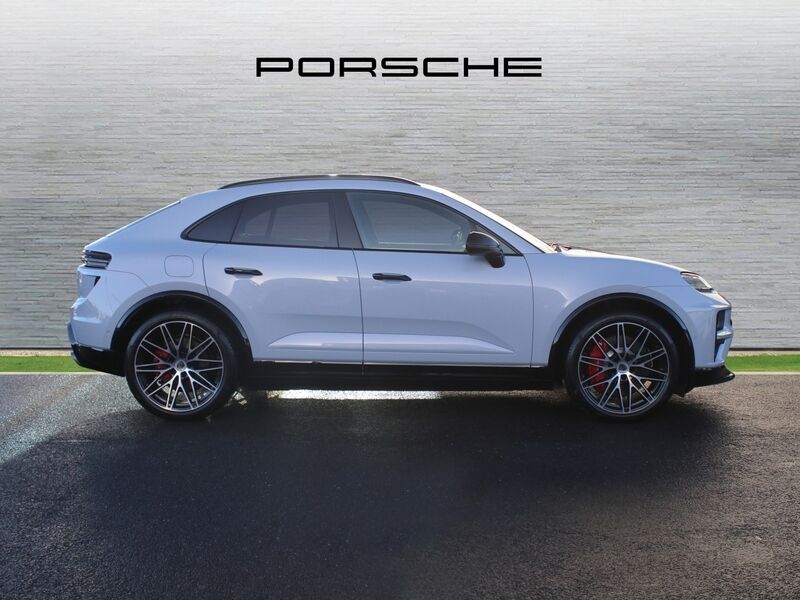 More views of Porsche Macan