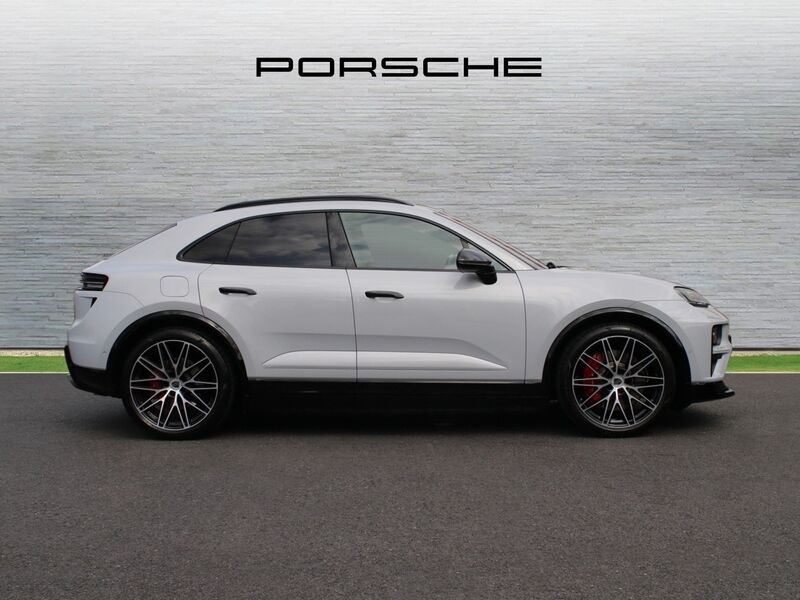 More views of Porsche Macan