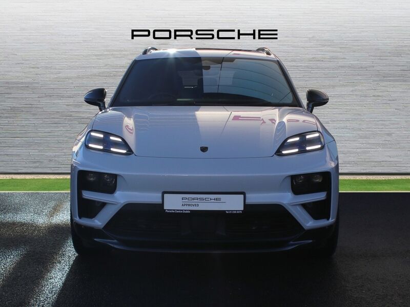 More views of Porsche Macan