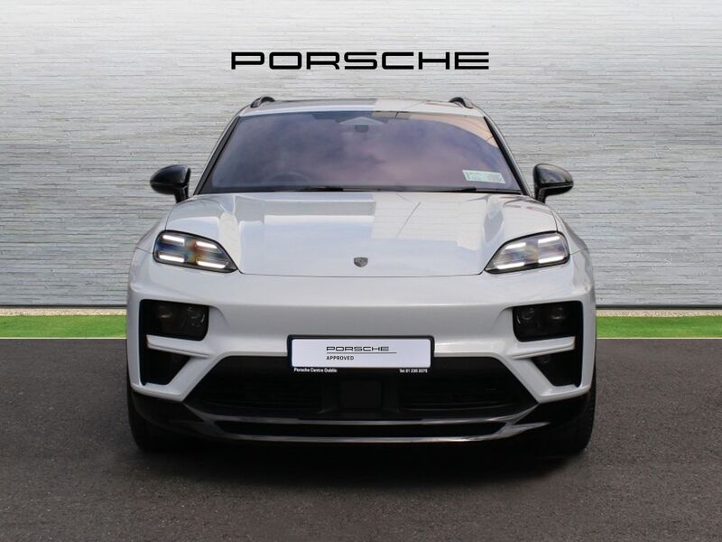 More views of Porsche Macan
