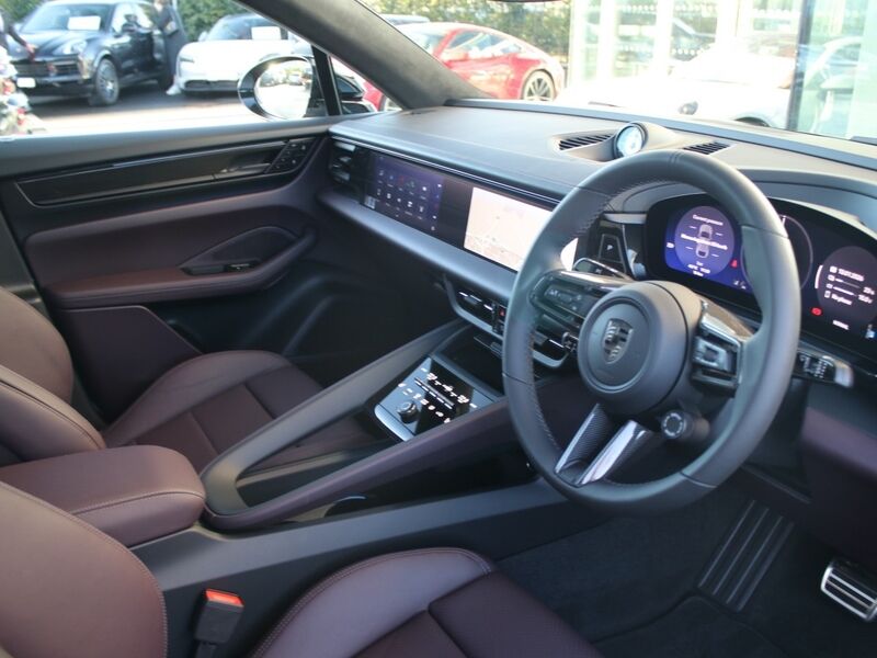 More views of Porsche Macan