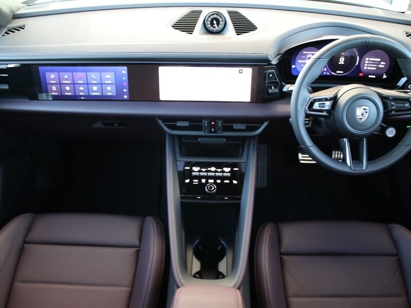 More views of Porsche Macan