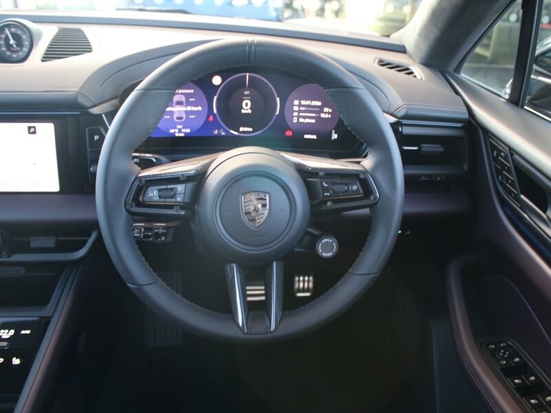 More views of Porsche Macan