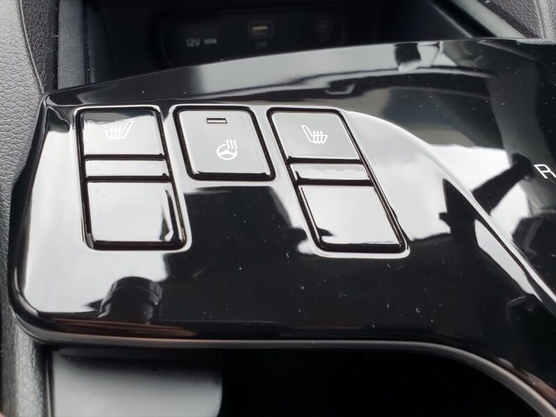 More views of Kia Sportage