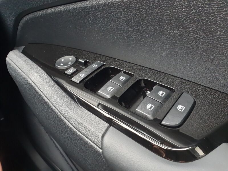 More views of Kia Sportage