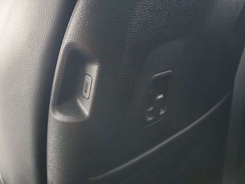 More views of Kia Sportage