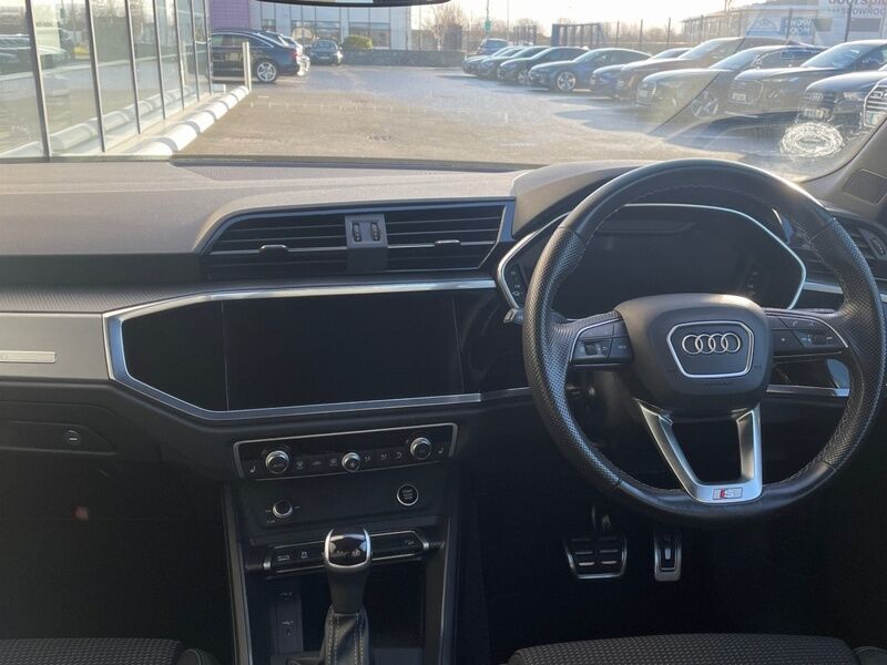More views of Audi Q3