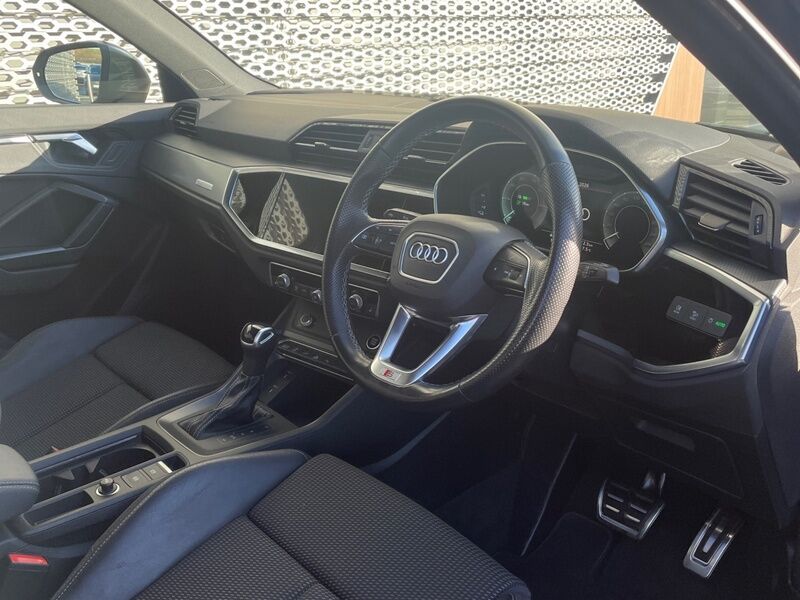 More views of Audi Q3