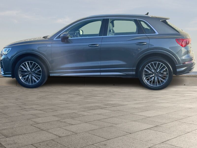 More views of Audi Q3