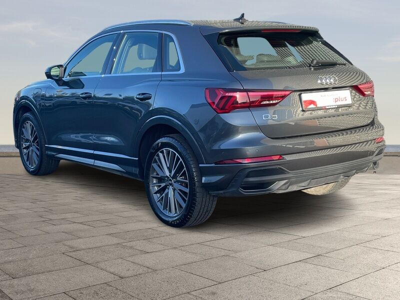 More views of Audi Q3