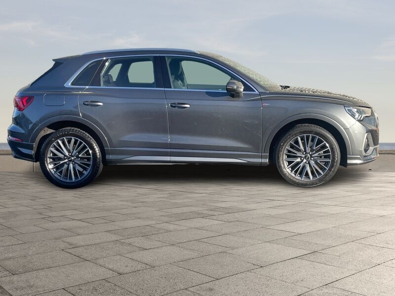 More views of Audi Q3