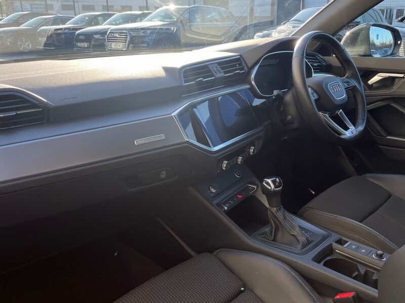 More views of Audi Q3