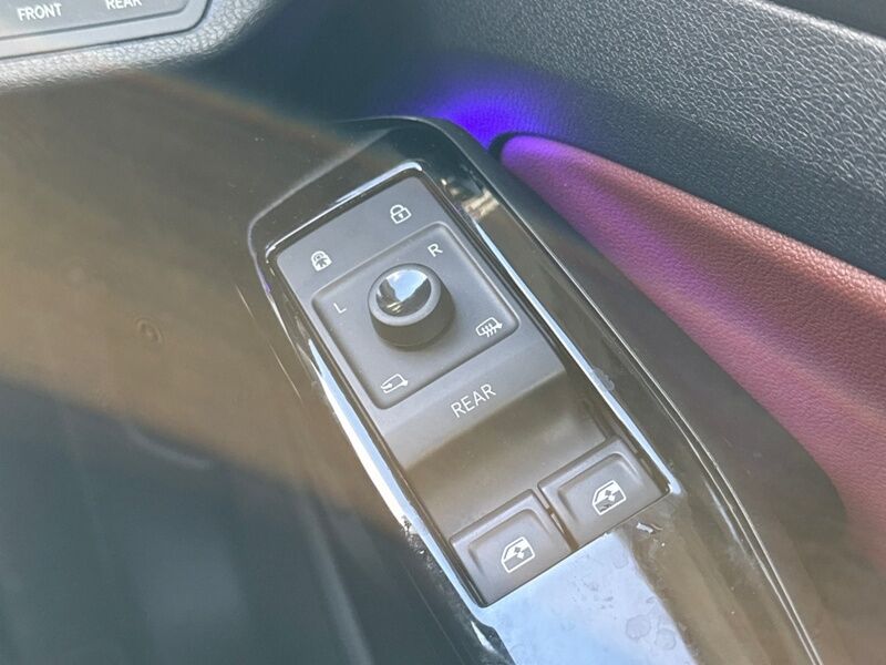 More views of Volkswagen ID.4