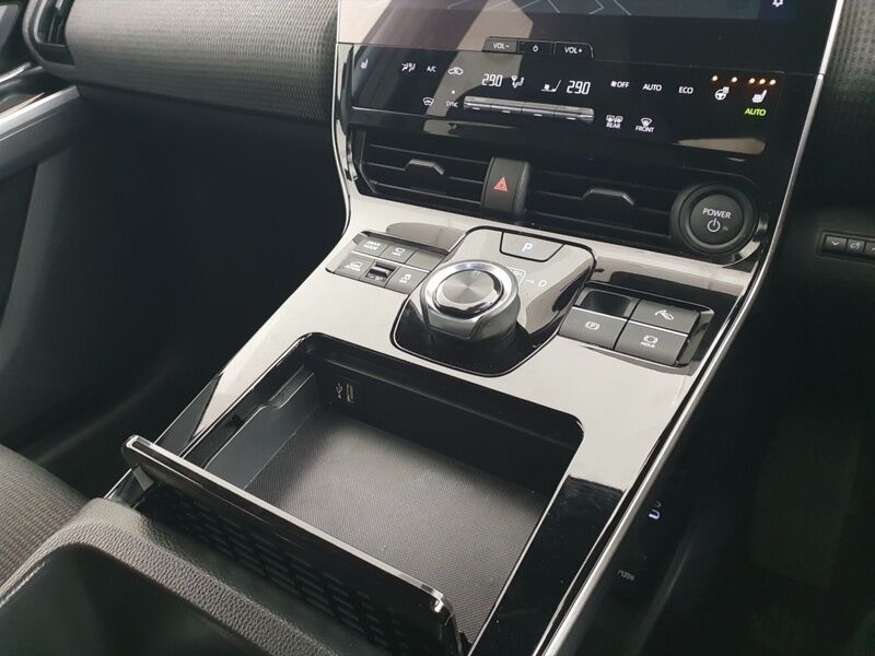 More views of Subaru Solterra