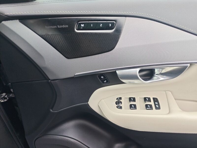 More views of Volvo XC90