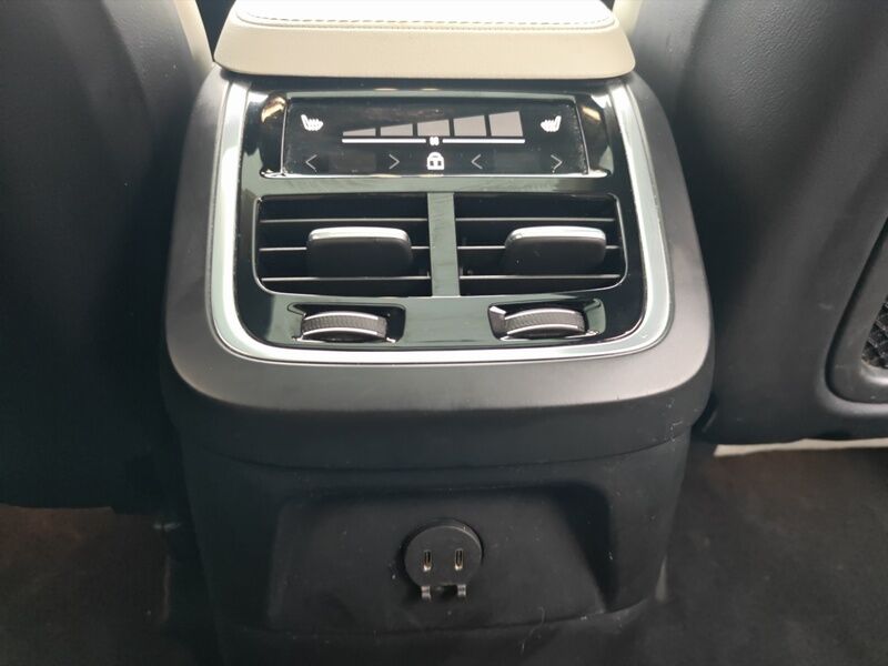 More views of Volvo XC90