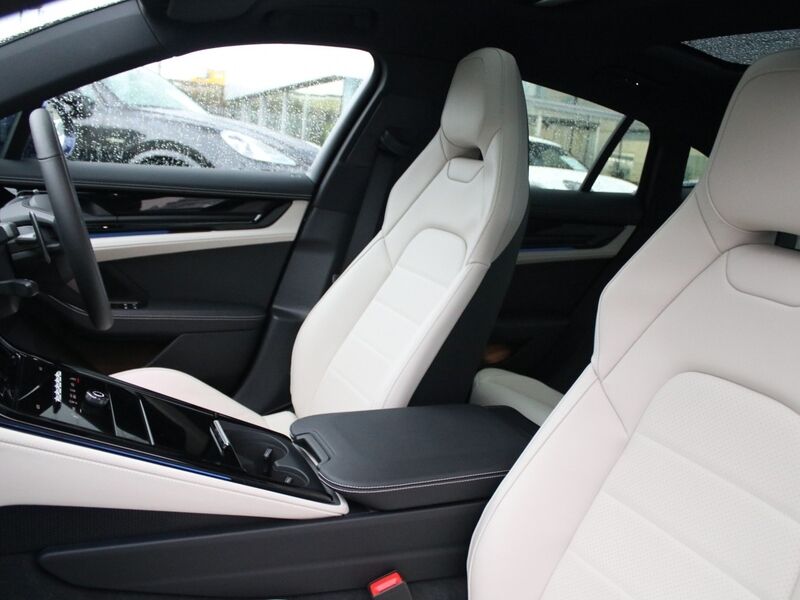 More views of Porsche Panamera