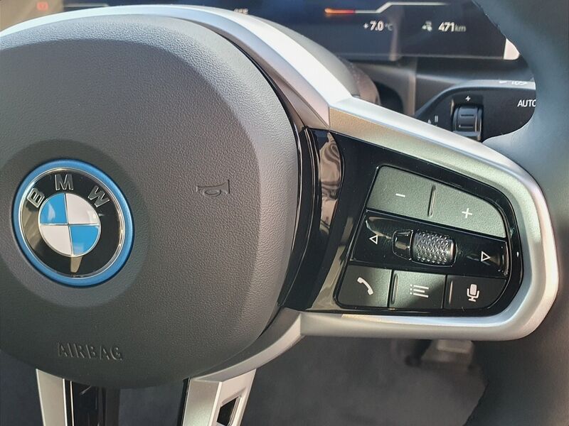 More views of BMW i4