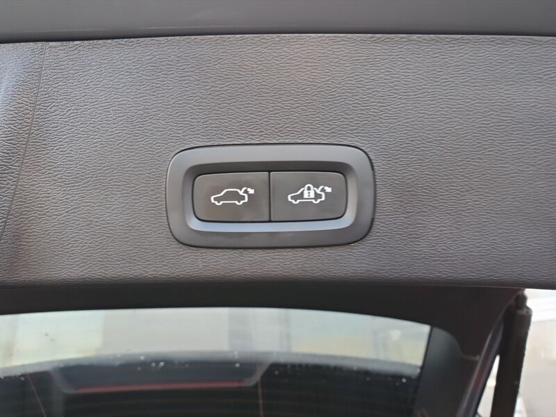 More views of Volvo XC40