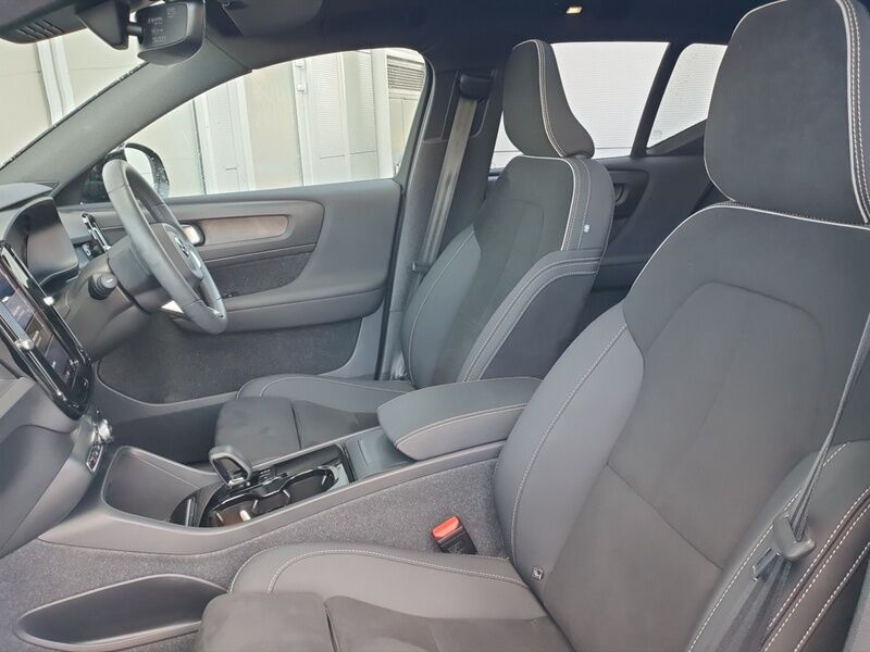 More views of Volvo XC40