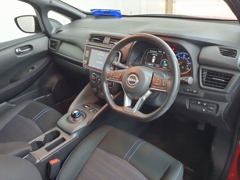 More views of Nissan Leaf