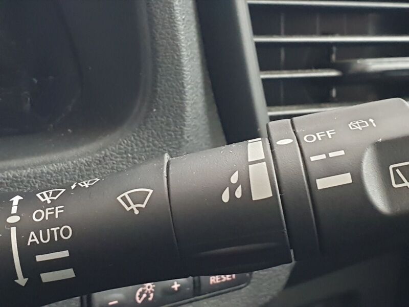 More views of Nissan Leaf