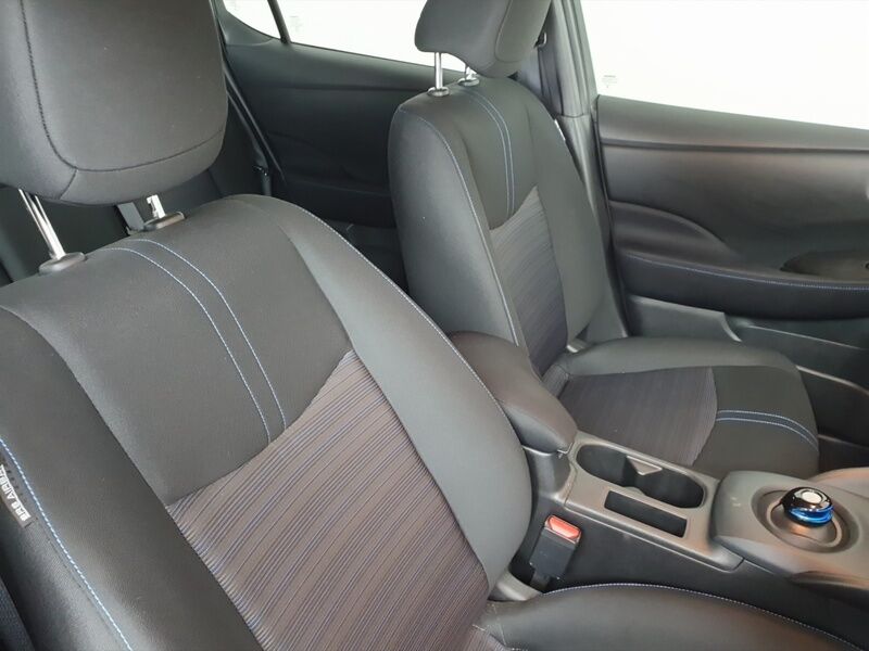 More views of Nissan Leaf