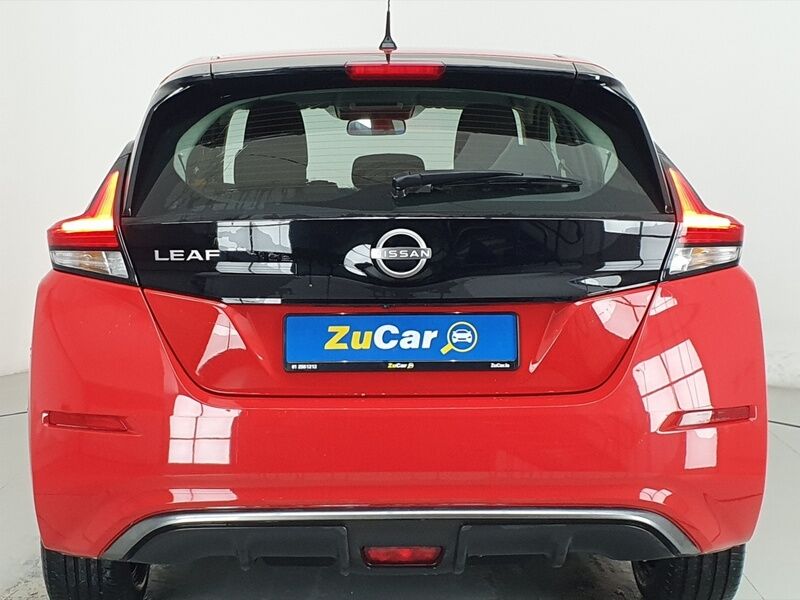 More views of Nissan Leaf