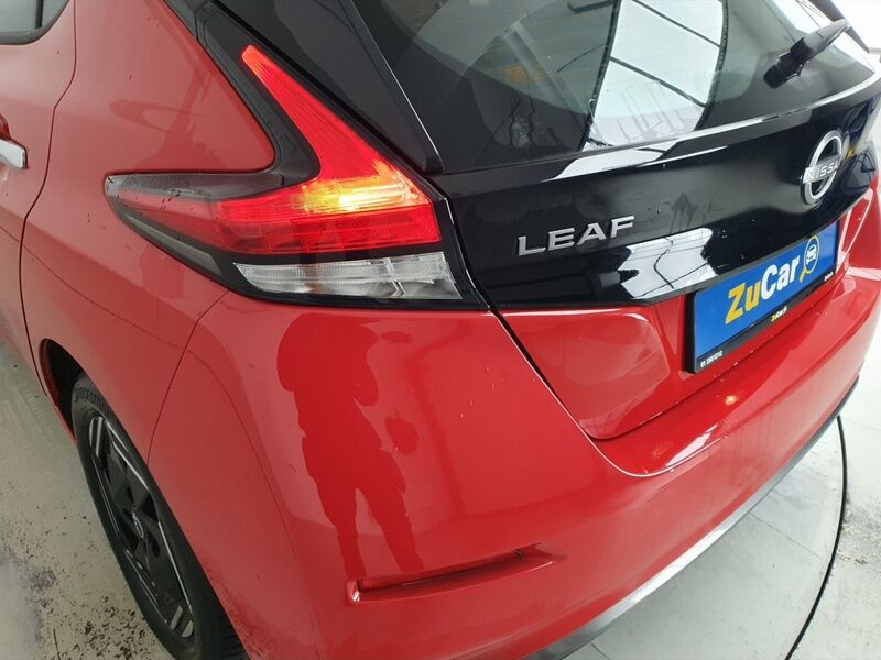 More views of Nissan Leaf